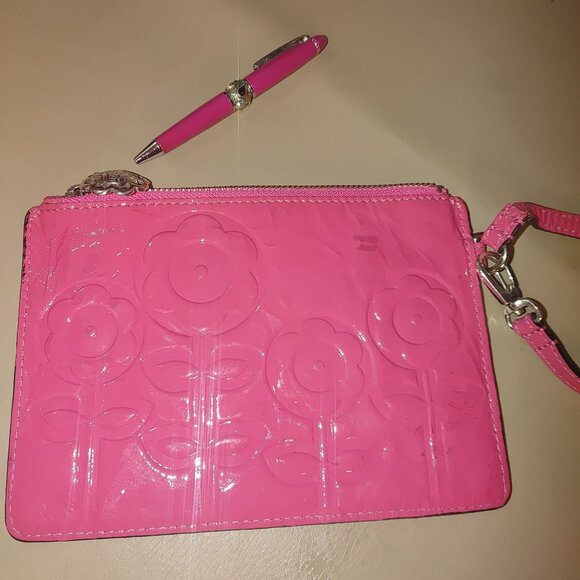 Brighton Wristlet Pink Set Patent Leather Embossed Floral Stud Accents Pad Pen - Picture 2 of 9